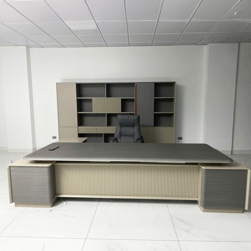 6 mẫu bàn giám đốc nhập khẩu được khách chọn nhiều nhất năm nay