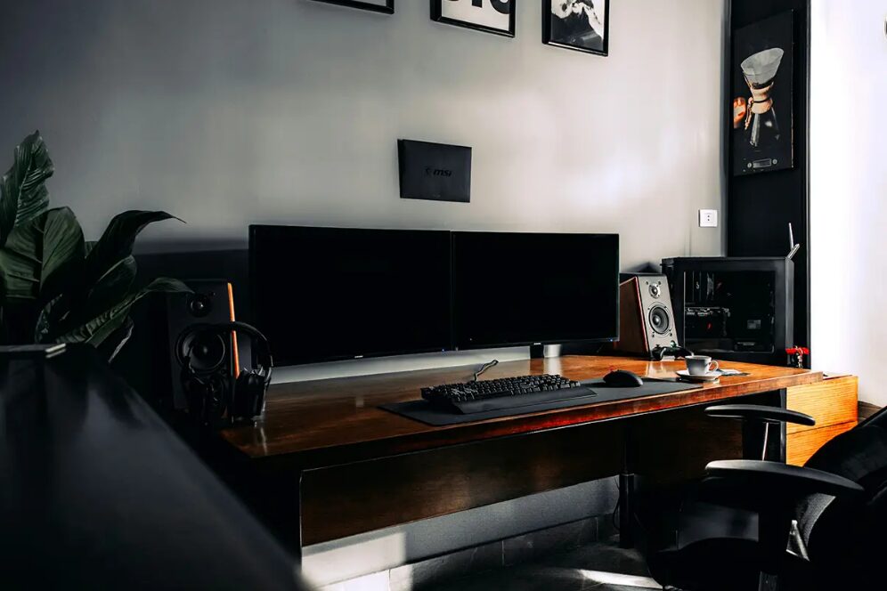 Khám phá ý tưởng setup góc làm việc với tone đen chủ đạo – Sang trọng, cá tính và hiệu quả Khám phá ý tưởng setup góc làm việc với tone đen chủ đạo – Sang trọng, cá tính và hiệu quả