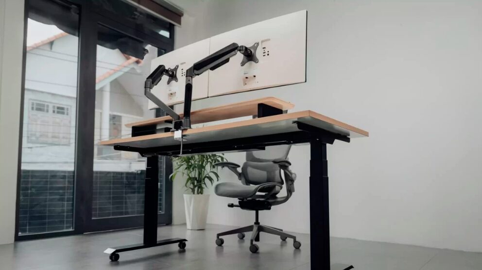 Ứng dụng nguyên tắc công thái học trong setup góc làm việc hiệu quả Ứng dụng nguyên tắc công thái học trong setup góc làm việc hiệu quả