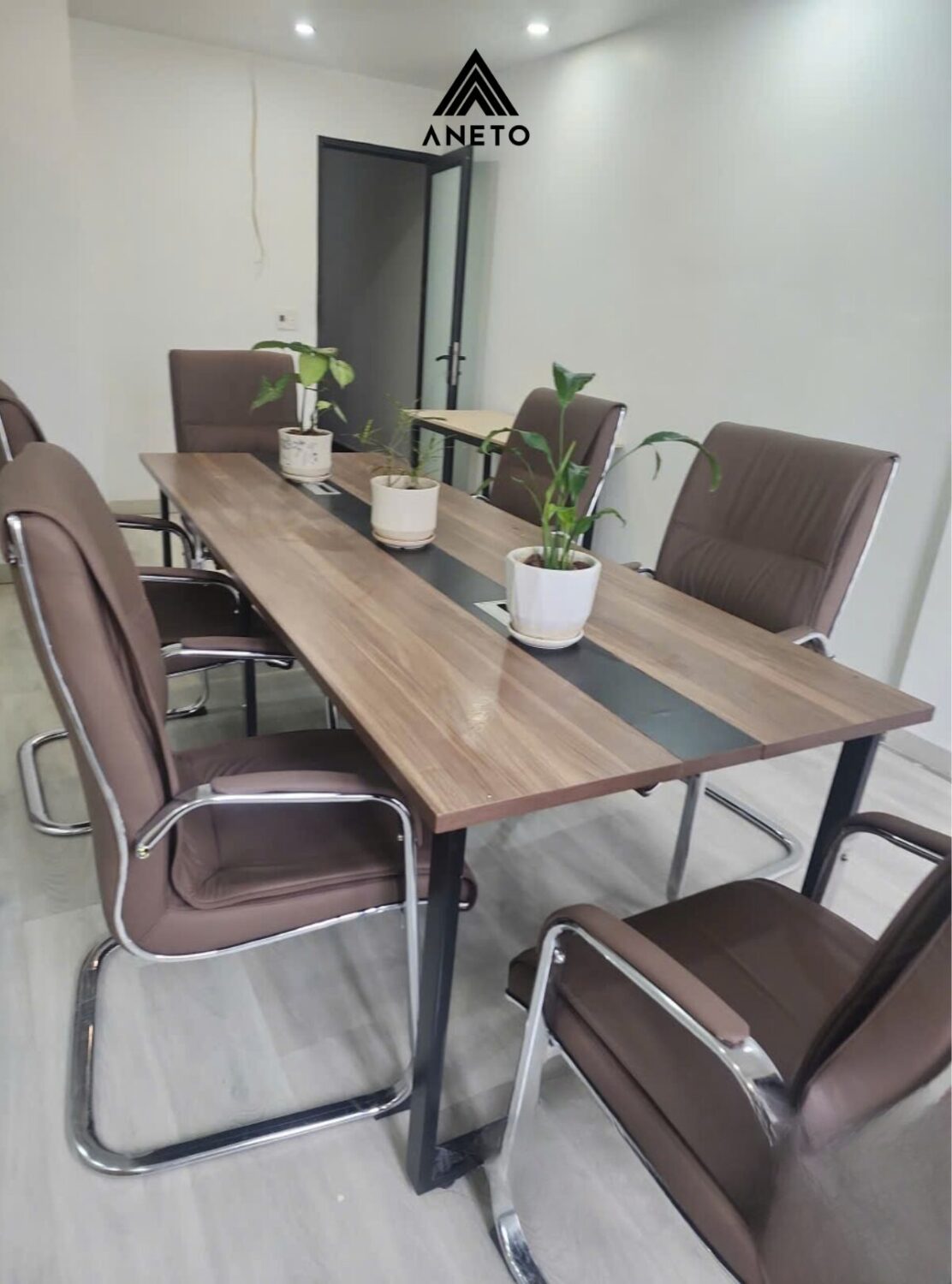 Lắp đặt bàn ghế phòng họp tại Ngõ Thổ Sỹ, Hà Đông: Câu chuyện từ một không gian làm việc được “thức tỉnh” Lắp đặt bàn ghế phòng họp tại Ngõ Thổ Sỹ, Hà Đông: Câu chuyện từ một không gian làm việc được “thức tỉnh”